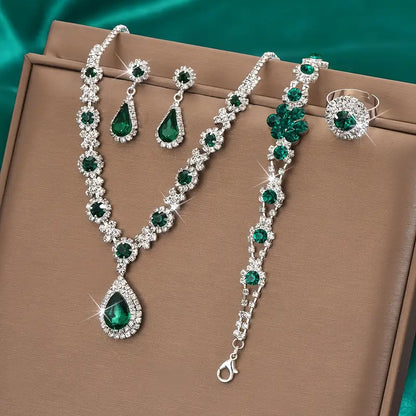 Adriana Lysandre Smycke Set | Vitguld