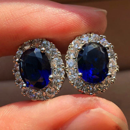 Oval Vit Safir Örstift | Vitguld