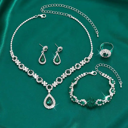 Adriana Lysandre Smycke Set | Vitguld